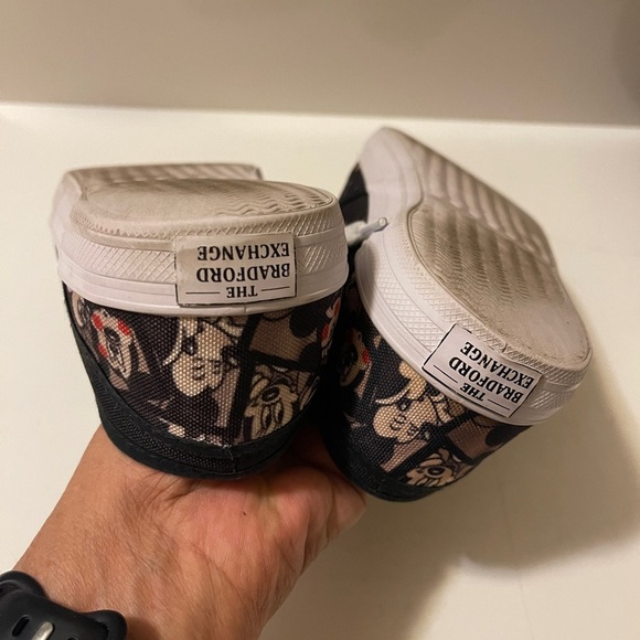 The Bradford Exchange Trevor Carlton 2014 Disney Mickey Mouse Sneakers - Picture 7 of 12